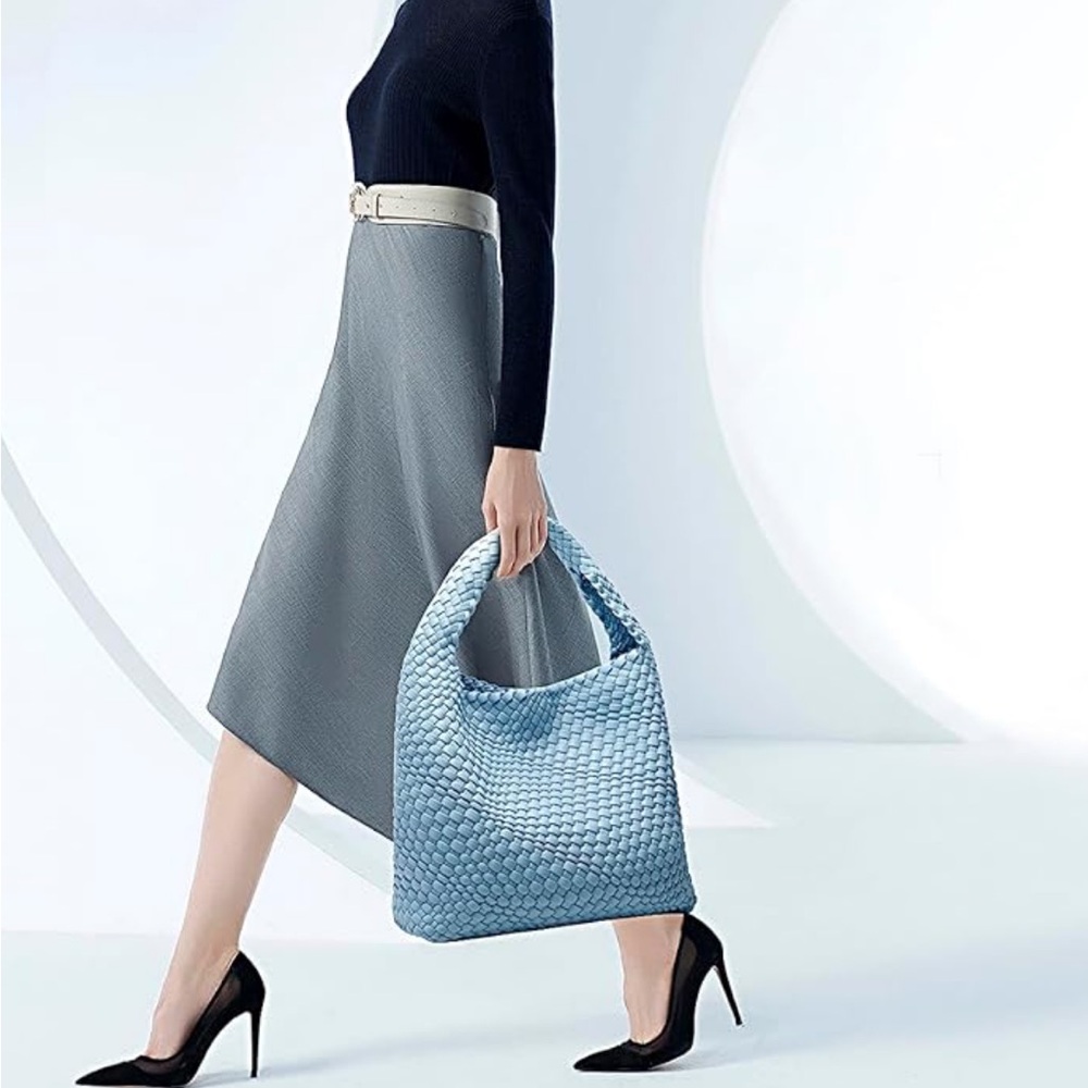 🎈Woven vegan leather handbag